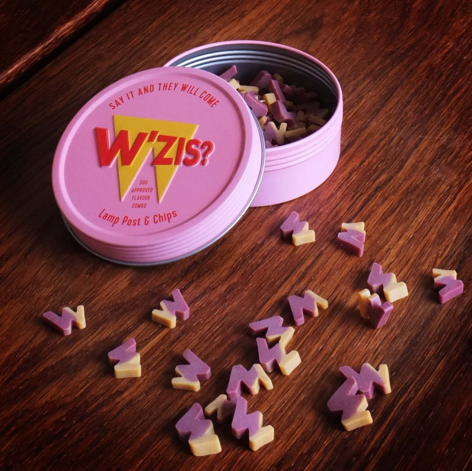 Close-up of W'ZIS Lamp Post & Chips 1 calorie dog treats